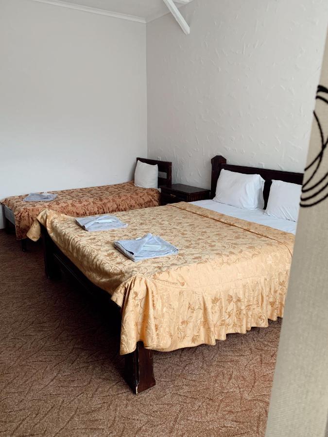 Hotel Orlyne Gnizdo Černivci Esterno foto