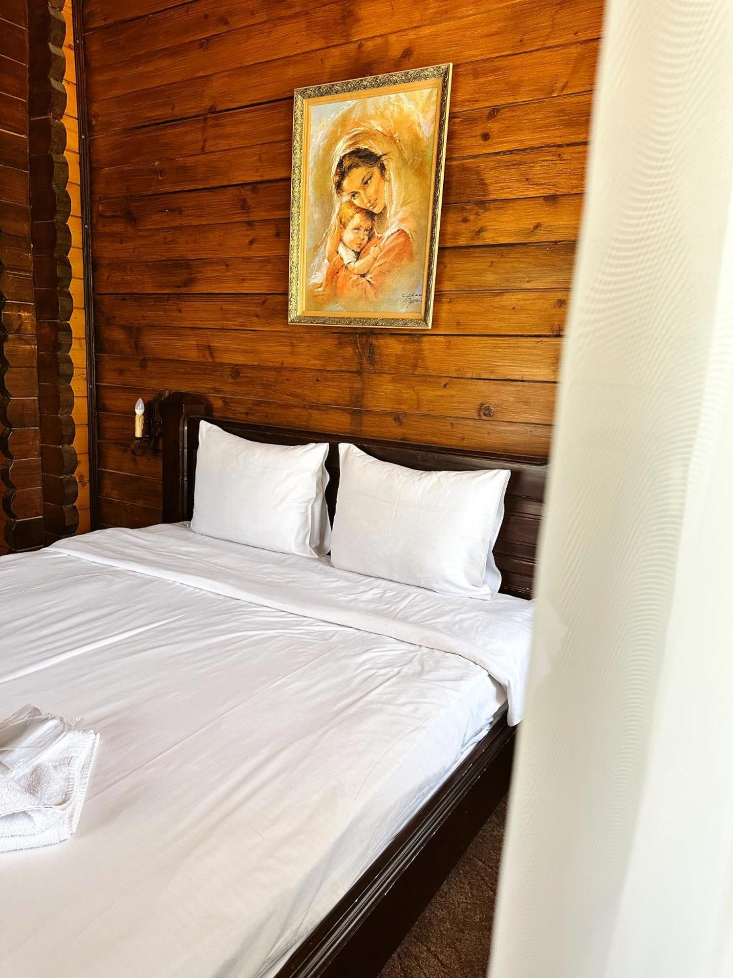 Hotel Orlyne Gnizdo Černivci Esterno foto