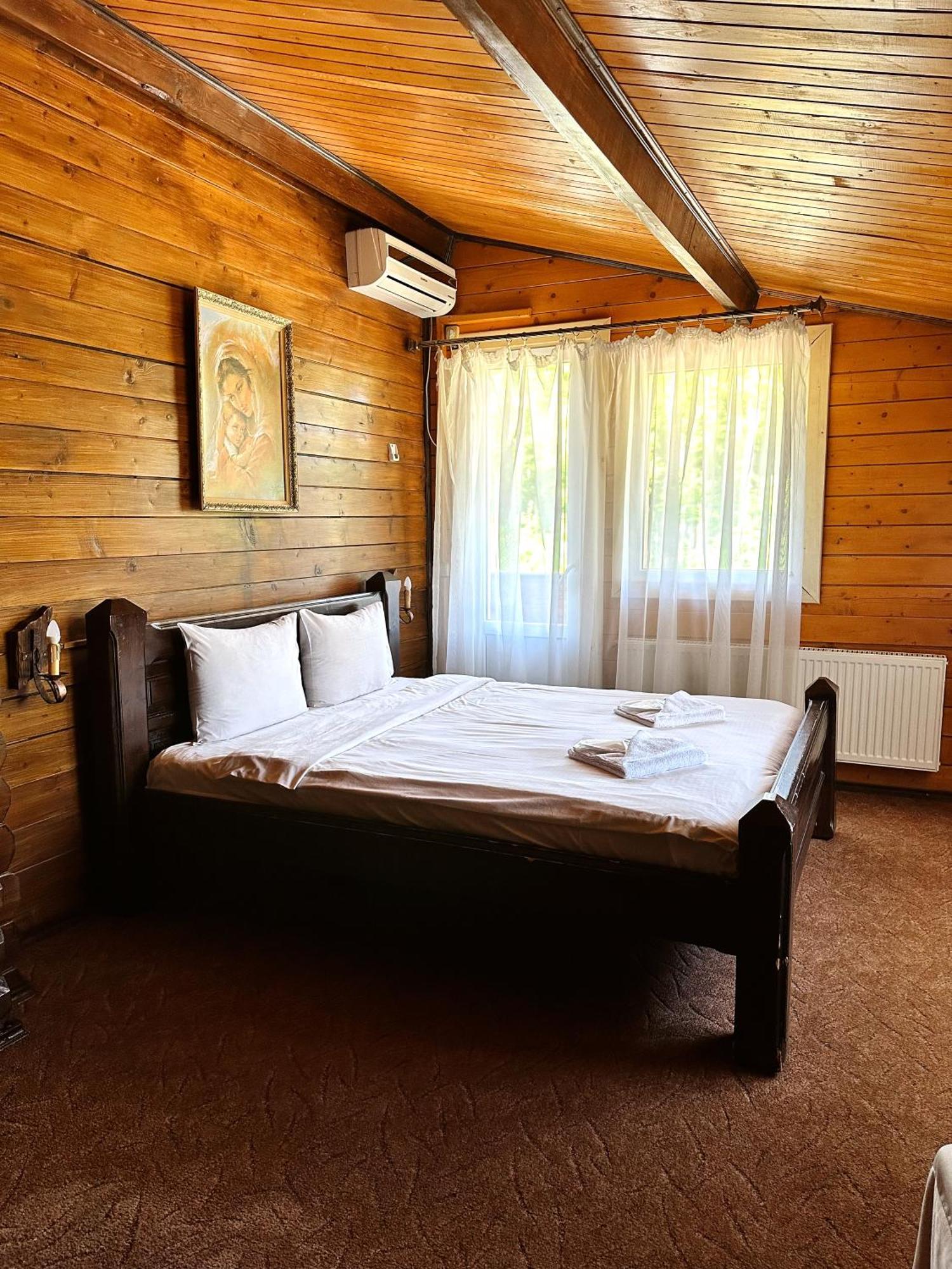 Hotel Orlyne Gnizdo Černivci Esterno foto