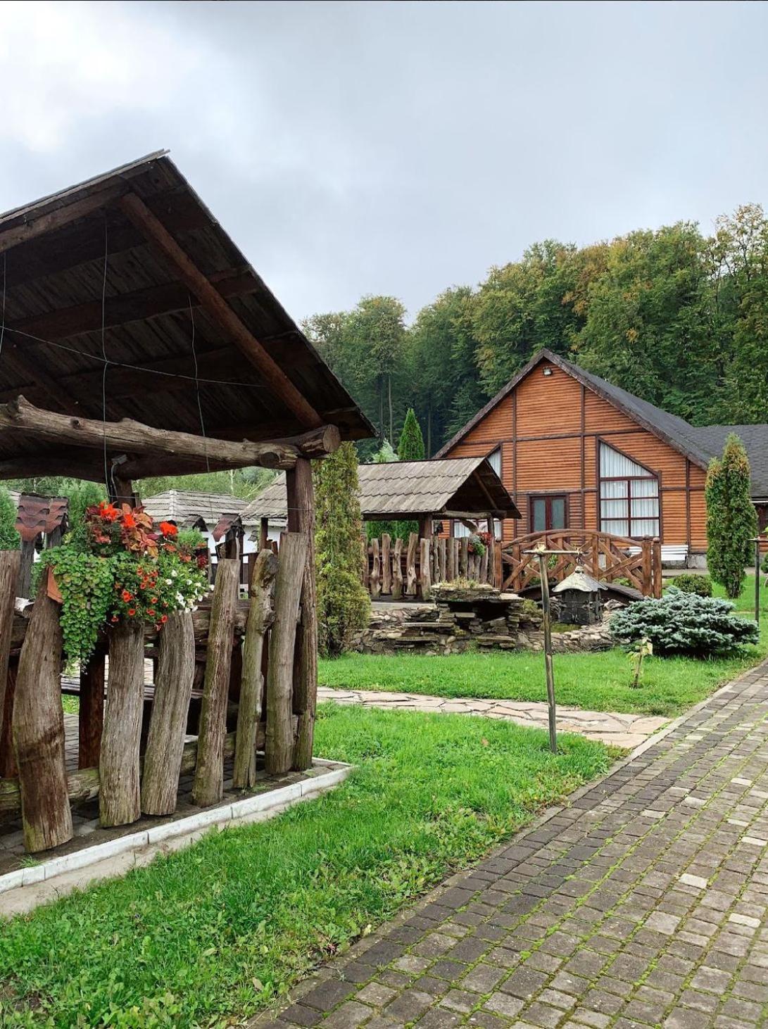 Hotel Orlyne Gnizdo Černivci Esterno foto