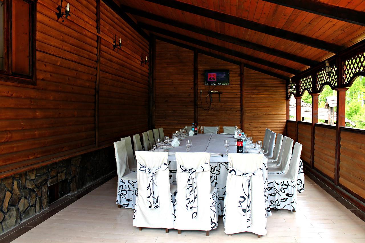 Hotel Orlyne Gnizdo Černivci Esterno foto